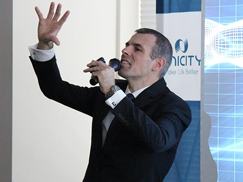 ユニシティデーで講演したダン博士